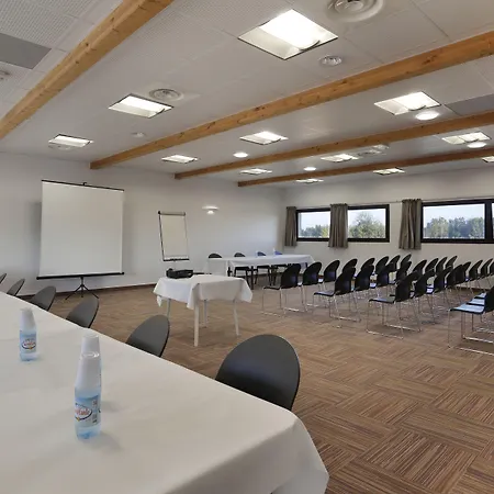 Vacancéole - Résidence Cap Camargue 3*