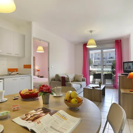 Vacancéole - Résidence Cap Camargue 3*