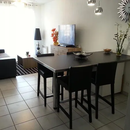 Vacanceole - Cap Camargue 公寓式酒店 3*