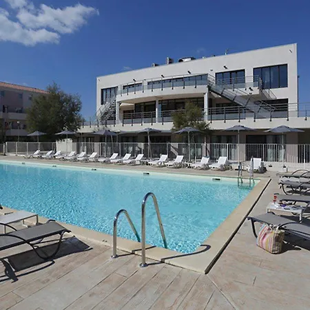 Vacancéole - Résidence Cap Camargue 3*