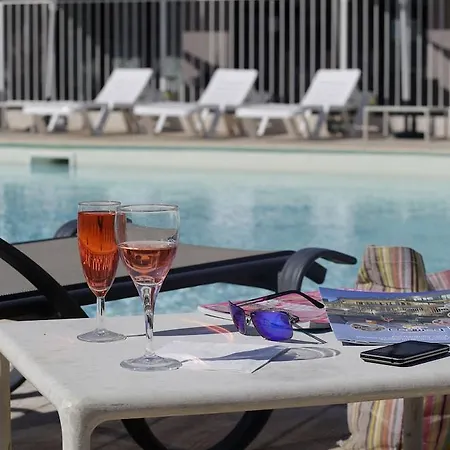 Appart hôtel Vacancéole - Résidence Cap Camargue 3*