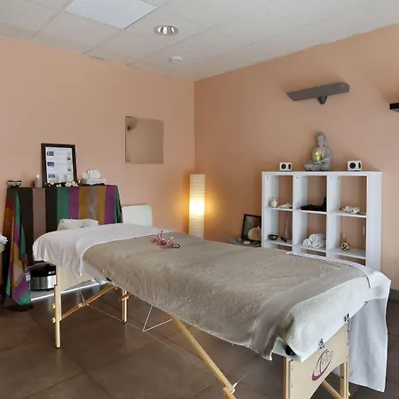 Vacanceole - Cap Camargue Aparthotel 3*